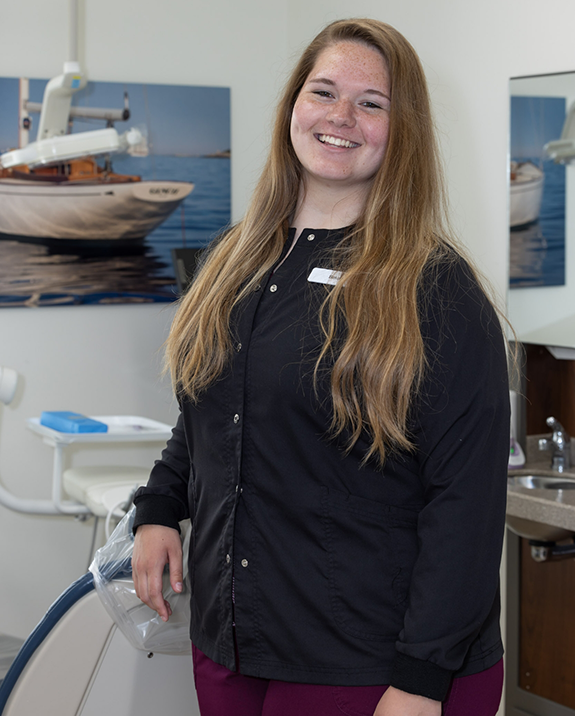 Dental assistant Beka